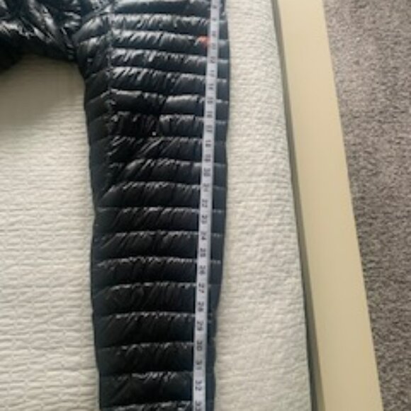 Outdoor, Lgtwgt Mountain Hard Wear jacket, 90% Goose Down; 10% Feather fill - Picture 6 of 16